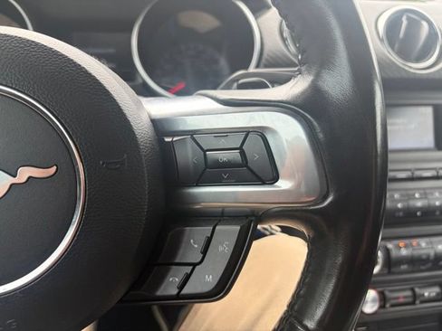 Used 2018 Ford Mustang Coupe RWD image 34