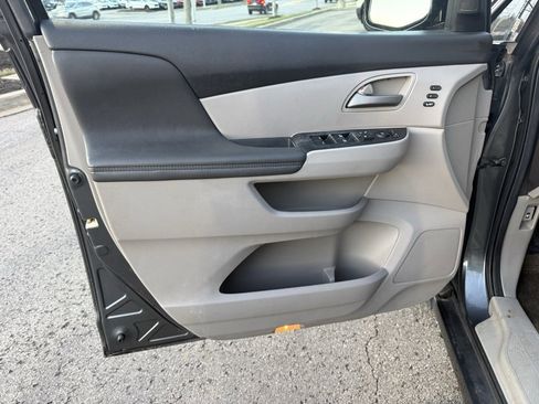 Used 2013 Honda Odyssey Touring image 16