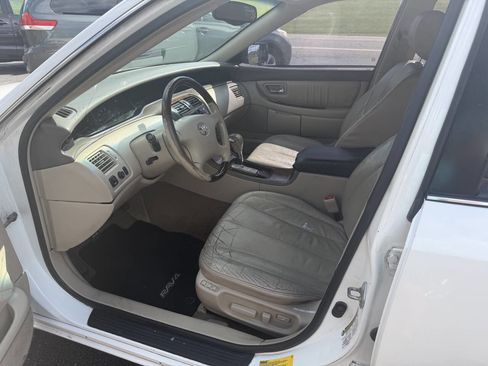 Used 2004 Toyota Avalon XLS FWD image 5