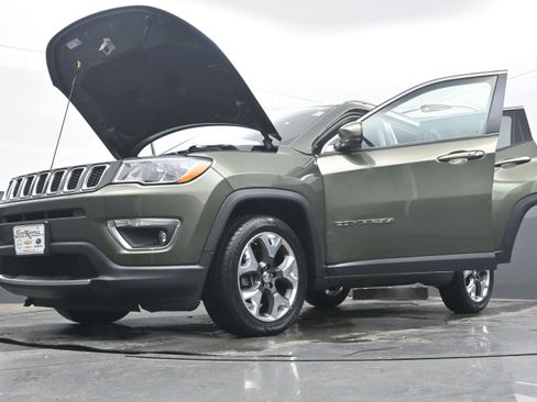 Used 2019 Jeep Compass Limited image 40