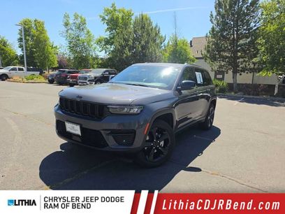 Used 2024 Jeep Grand Cherokee Altitude
