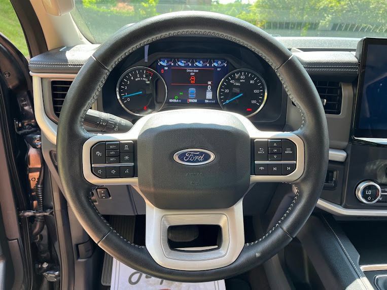 Used 2022 Ford Expedition XLT RWD image 12