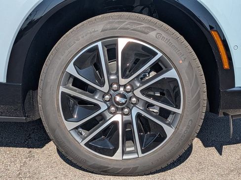 New 2026 Cadillac Optiq Sport 1 image 11