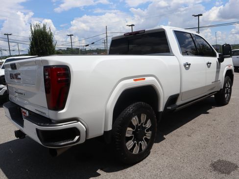 Used 2024 GMC Sierra 2500 Denali w/ Denali Reserve Package AWD/4WD image 7
