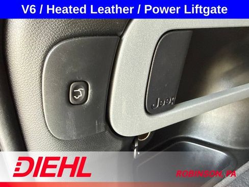 Used 2018 Jeep Cherokee Limited AWD/4WD image 11