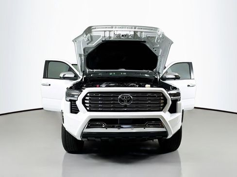 Used 2024 Toyota Tacoma Limited w/ Limited Package (LT) AWD/4WD image 22