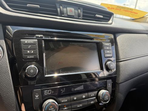 Used 2019 Nissan Rogue SV AWD/4WD image 39