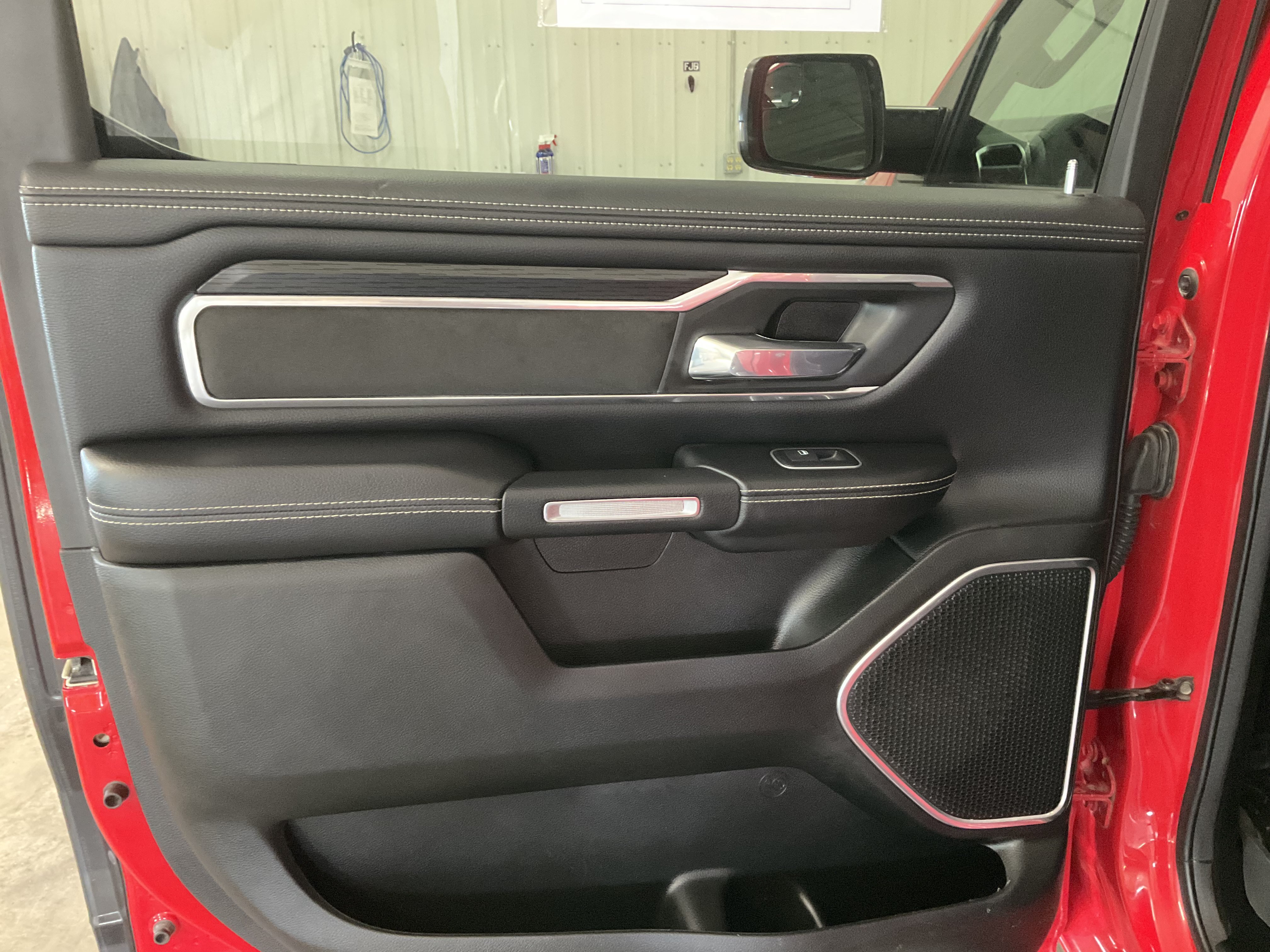 Used 2023 RAM 1500 Laramie AWD/4WD image 20