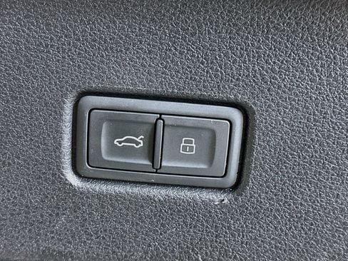 Used 2021 Audi Q5 Prestige w/ Prestige Package AWD/4WD image 39