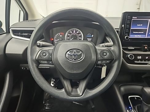 Used 2022 Toyota Corolla LE image 22