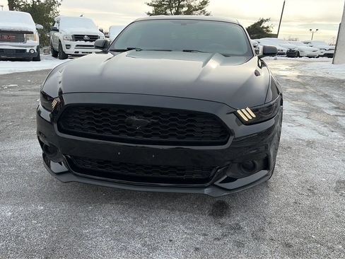 Used 2017 Ford Mustang Coupe image 18