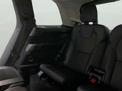 Used 2025 Volvo XC90 B5 Core AWD/4WD image 56