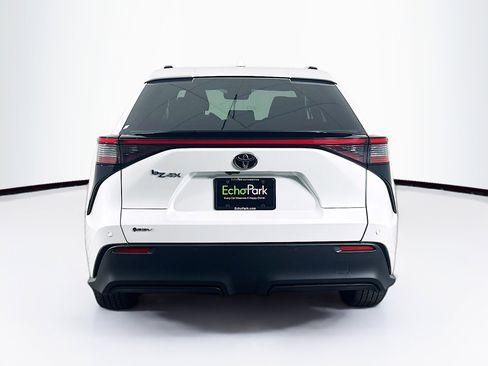 Used 2025 Toyota bZ4X FWD image 7