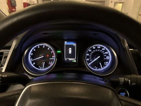 Used 2019 Toyota Camry LE w/ Convenience Package FWD image 31
