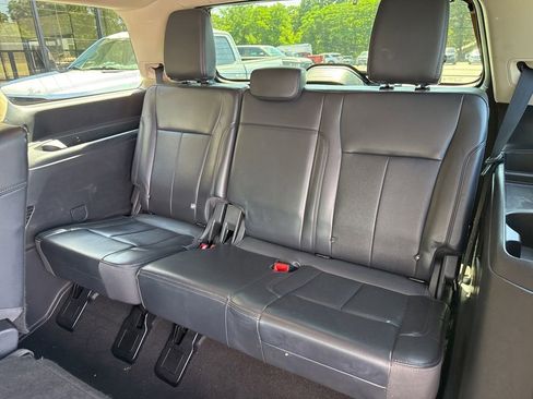 Used 2024 Ford Expedition XLT AWD/4WD image 26
