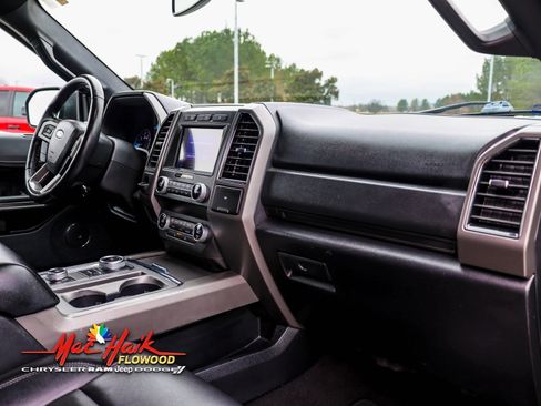 Used 2021 Ford Expedition Max XLT image 16