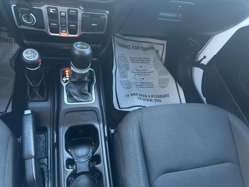 Used 2021 Jeep Wrangler Unlimited Sport image 24