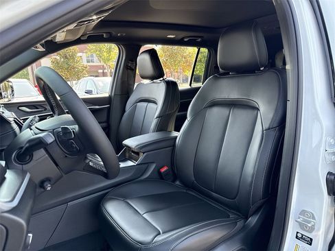 New 2025 Jeep Grand Cherokee L Limited w/ Luxury Tech Group II image 11