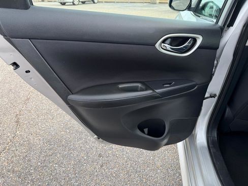 Used 2016 Nissan Sentra SR FWD image 31