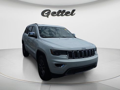 Used 2017 Jeep Grand Cherokee Limited w/ Luxury Group II AWD/4WD image 2