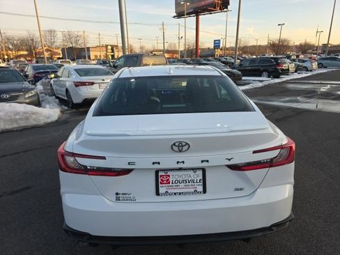 Certified 2025 Toyota Camry SE image 5