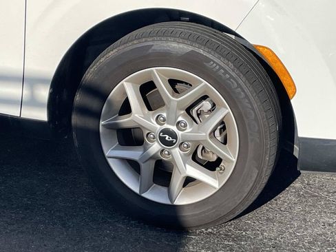 Used 2025 Kia Soul S FWD image 10
