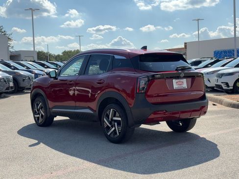 Used 2026 Nissan Kicks SV FWD image 6