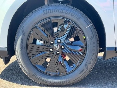 Used 2025 Nissan Murano SV image 10