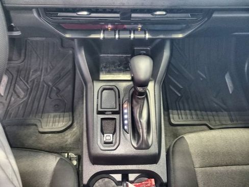 Used 2024 Chevrolet Colorado W/T RWD image 20