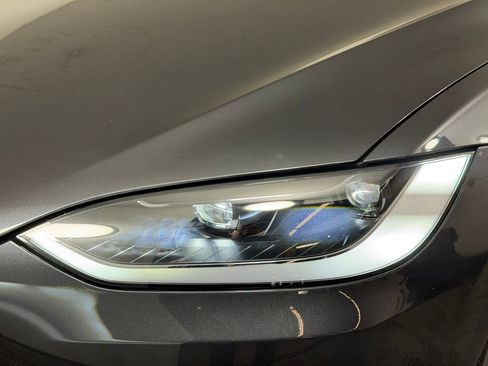 Used 2024 Tesla Model X image 11