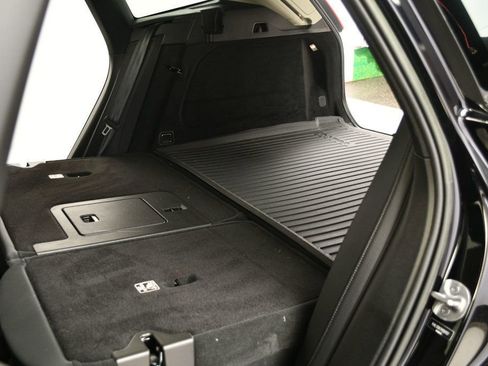 Used 2022 Volvo XC60 B5 Momentum w/ Protection Package Premier image 66