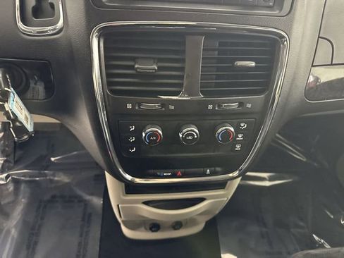 Used 2014 Dodge Grand Caravan American Value Package w/ UConnect Hands-Free Group image 9