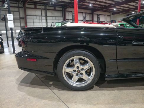 Used 2001 Pontiac Firebird Trans Am RWD image 9