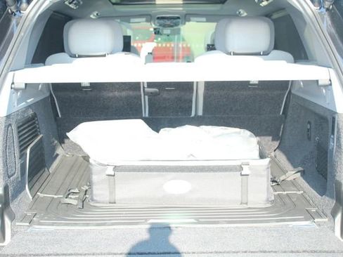 New 2026 Land Rover Range Rover SV image 12