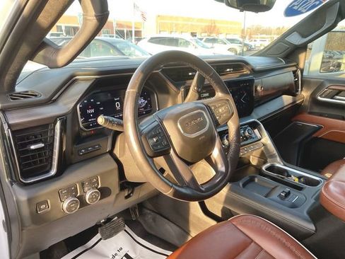 Used 2024 GMC Sierra 3500 Denali Ultimate image 10