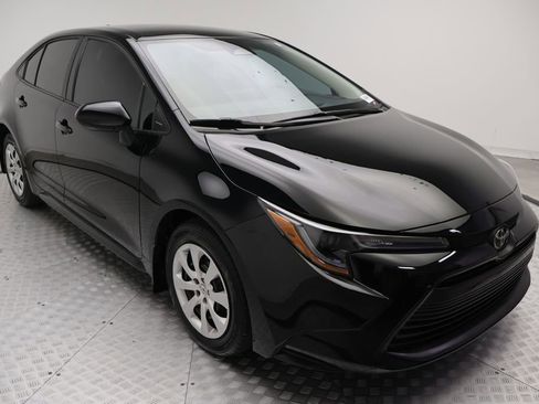 Certified 2025 Toyota Corolla LE FWD image 6