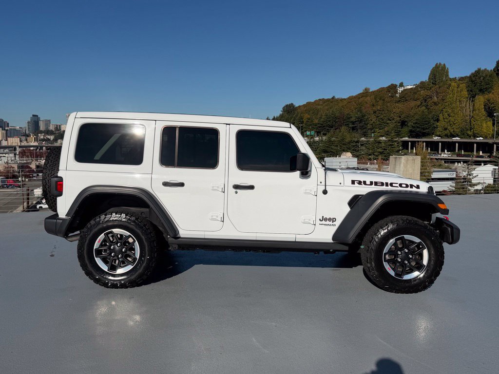 Used 2022 Jeep Wrangler Unlimited Rubicon AWD/4WD image 2