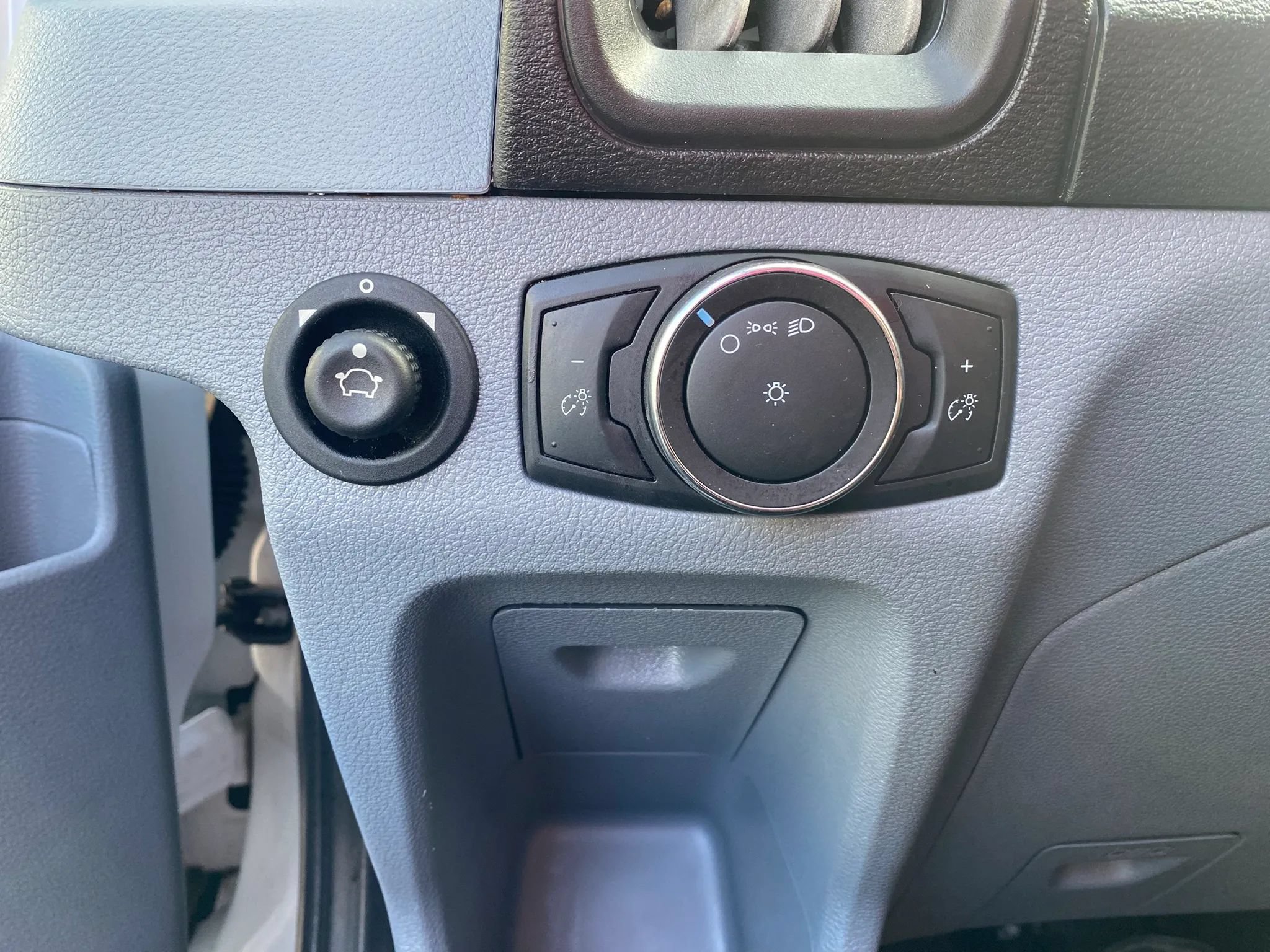 Used 2018 Ford Transit 350 XL RWD image 17