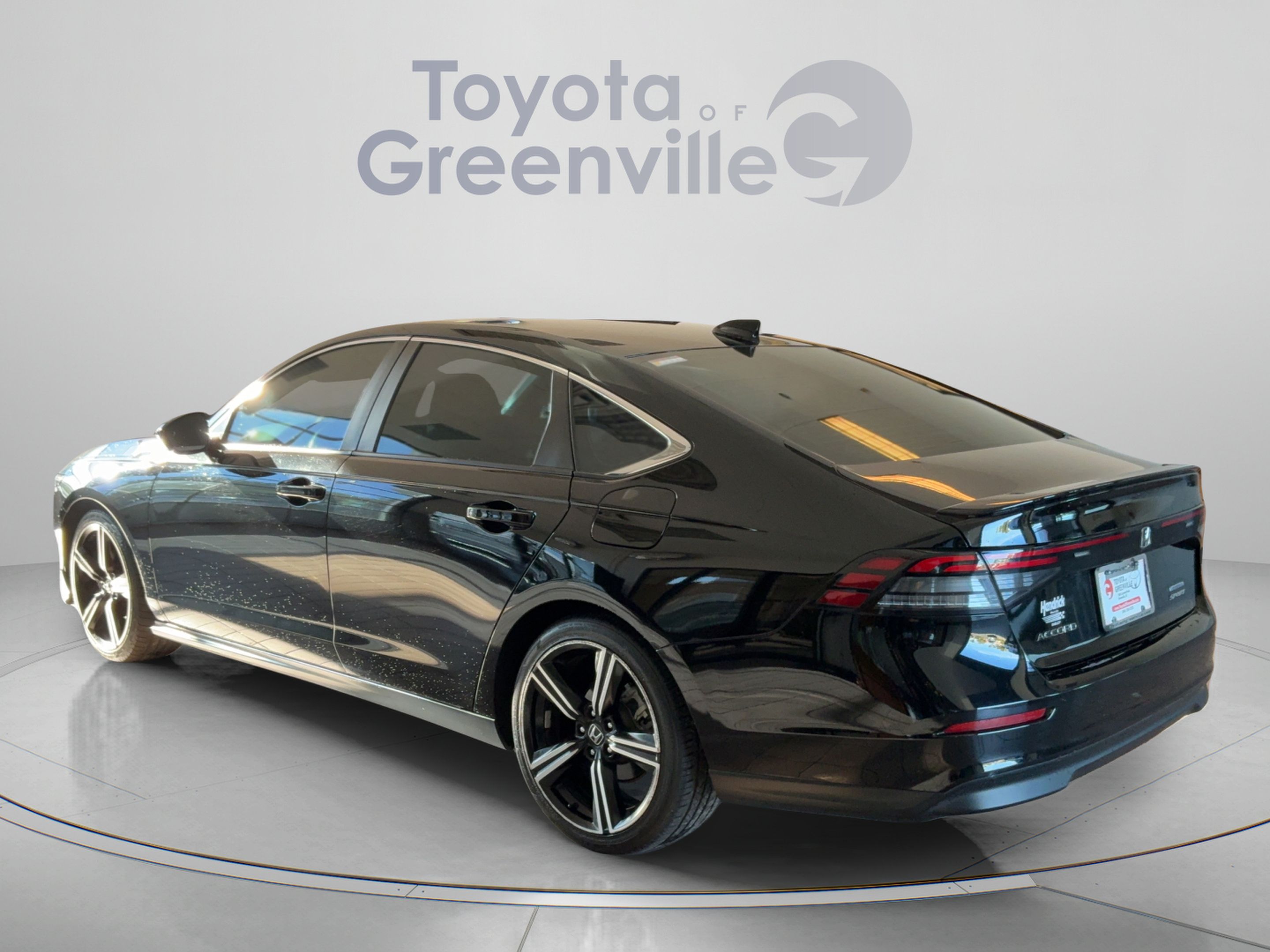 Used 2024 Honda Accord Sport image 4