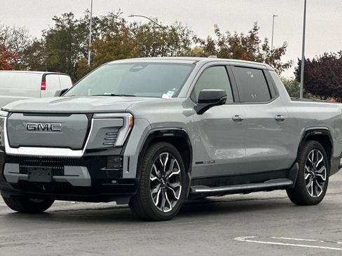 Used 2025 GMC Sierra EV Denali image 8