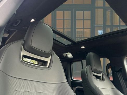 New 2026 Land Rover Defender 110 OCTA image 14