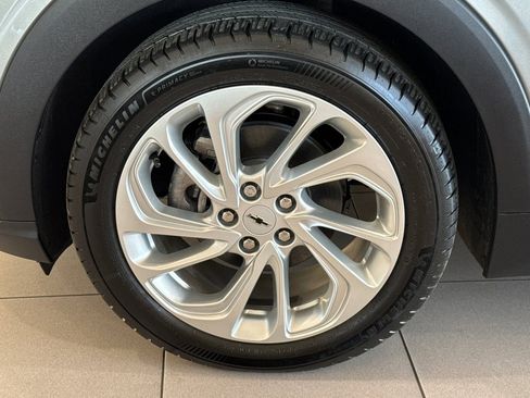 New 2027 Chevrolet Bolt LT w/ Comfort Package image 24