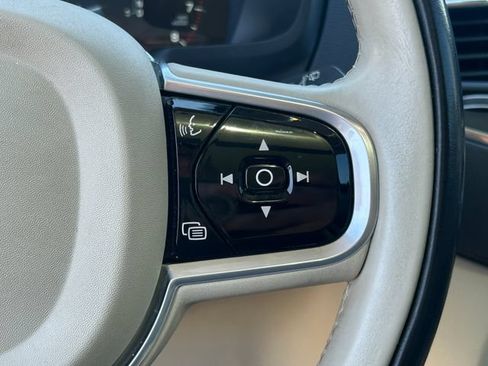 Used 2017 Volvo XC90 T6 Momentum w/ Vision Package AWD/4WD image 17