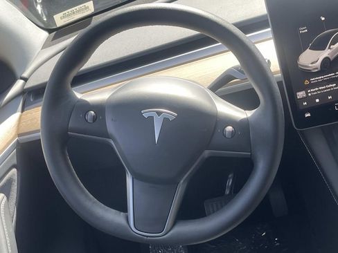 Used 2023 Tesla Model Y Long Range AWD/4WD image 9