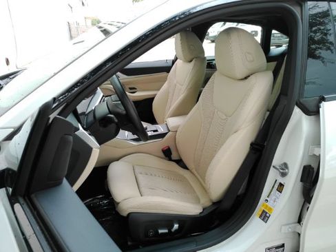 Used 2023 BMW i4 eDrive40 w/ Premium Package RWD image 7