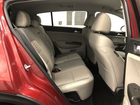 Used 2020 Kia Sportage LX w/ LX Popular Package image 11