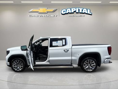 Used 2024 GMC Sierra 1500 Denali AWD/4WD image 3