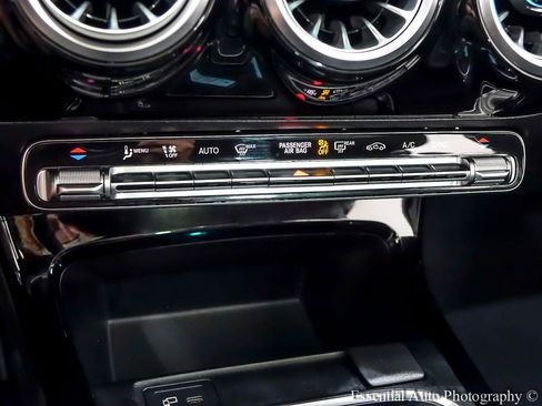 Used 2022 Mercedes-Benz CLA 250 4MATIC w/ Premium Package image 24