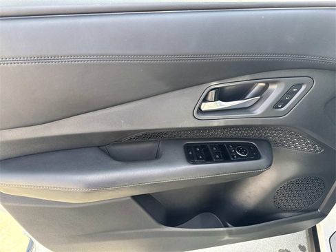 Used 2023 Nissan Ariya EVOLVE+ e-4ORCE image 16