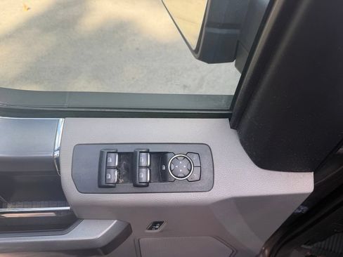 Used 2017 Ford F150 XLT w/ Equipment Group 301A Mid AWD/4WD image 12